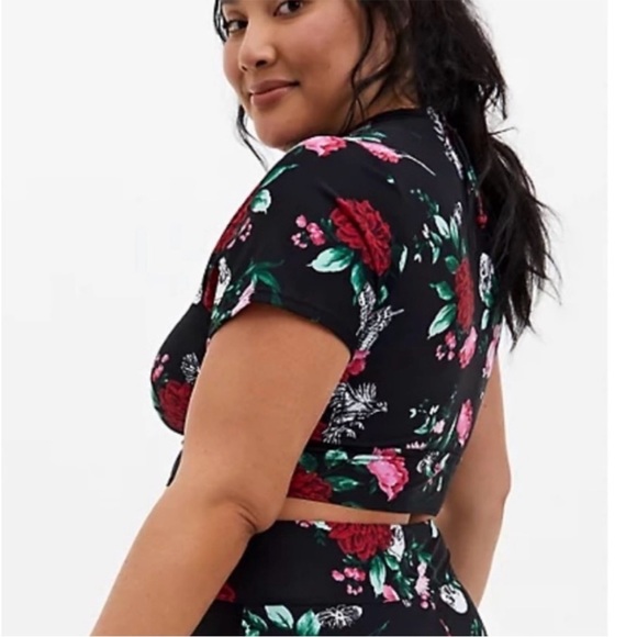 Torrid Skull Floral Garden Rash Guard Swim Bathing Suit Short Sleeve Top - Picture 4 of 8
